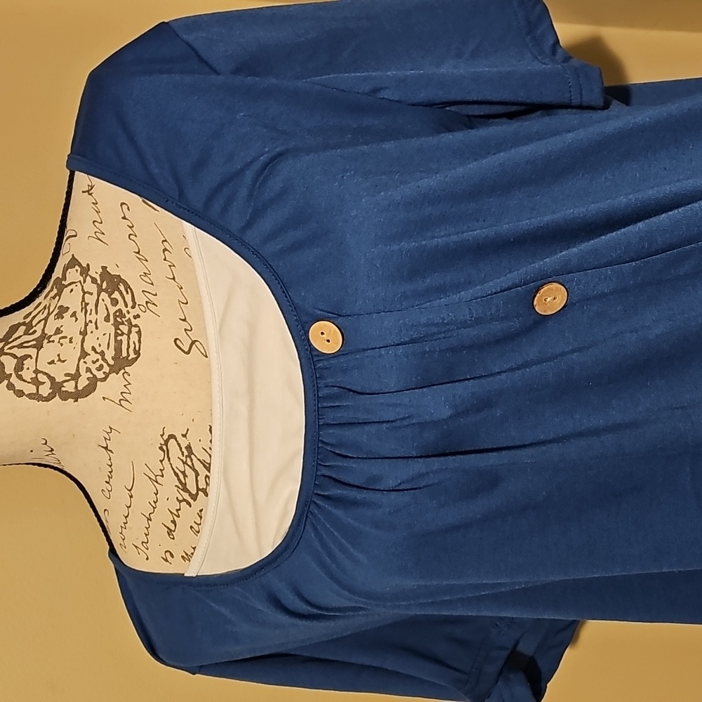 Elegant Navy Button-Accent Blouse - Picture 3 of 3
